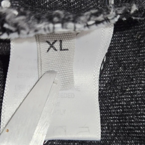 Y2K QM Women’s Black Denim Vest Button Front Pockets Asymmetrical Size S-M - Picture 9 of 13